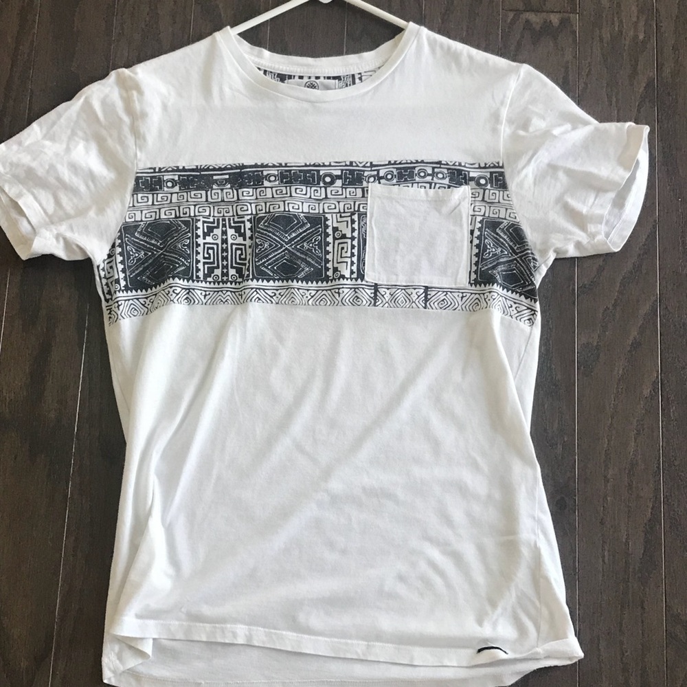 PATTERNED TEE